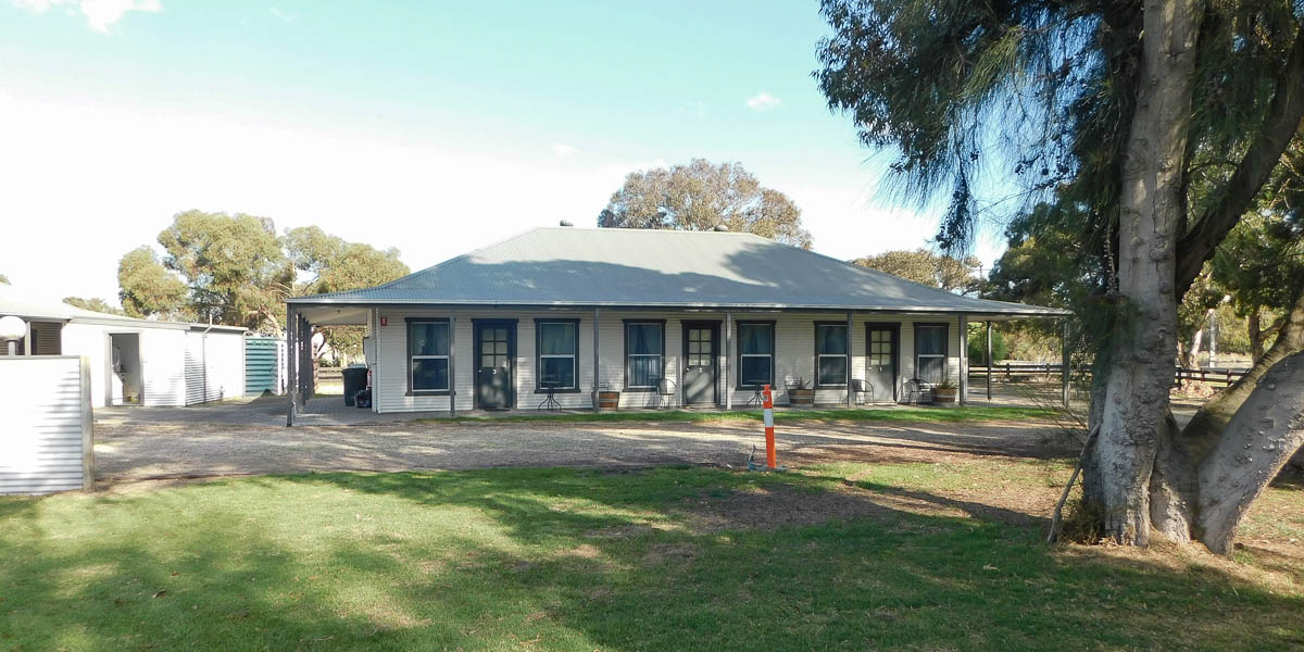 Frances Hotel Motel Photo