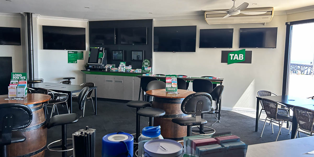 Port Hughes Tavern SA Photo