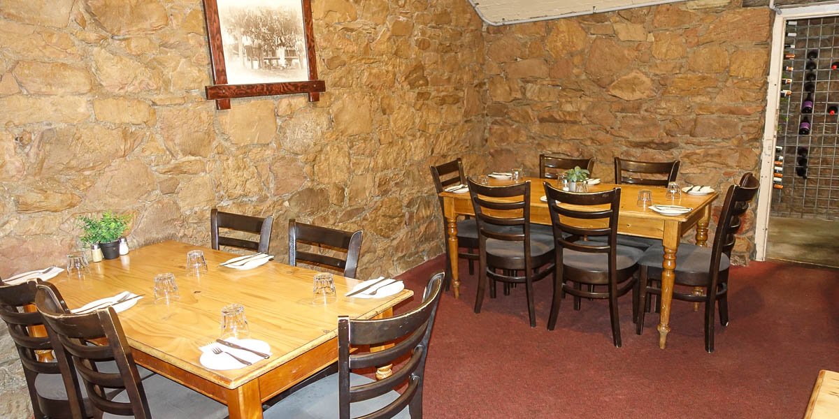 Royal Oak Hotel Clarendon Photo