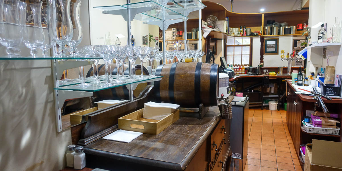 Royal Oak Hotel Clarendon Photo