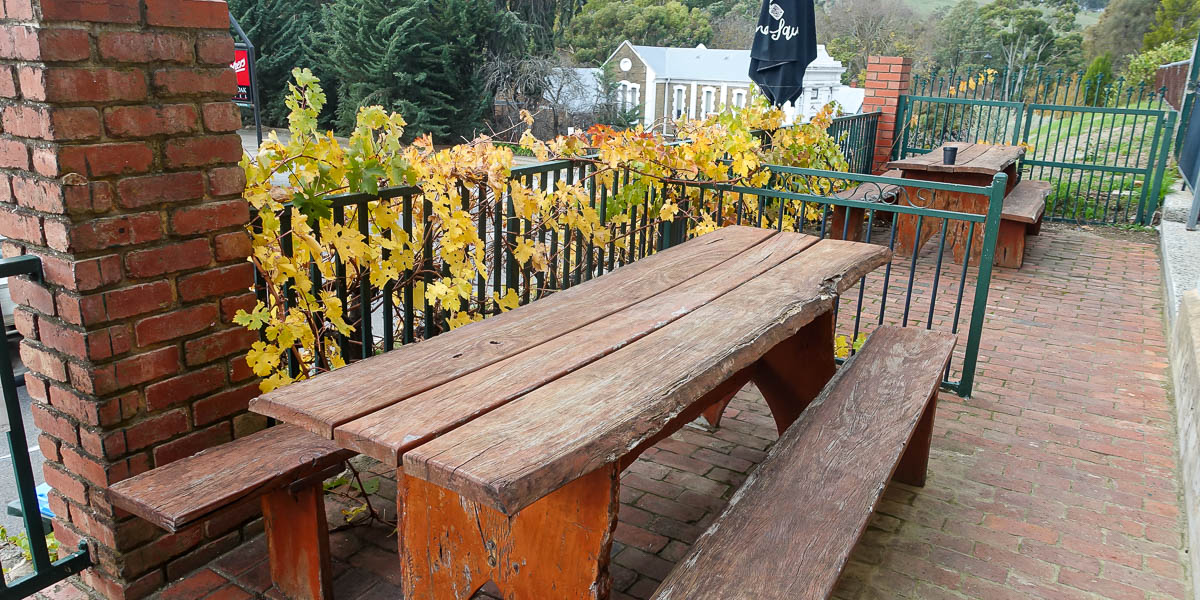 Royal Oak Hotel Clarendon Photo