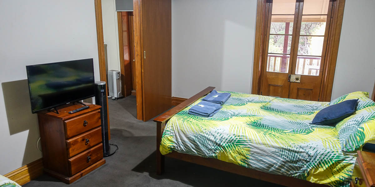 Royal Oak Hotel Clarendon Photo