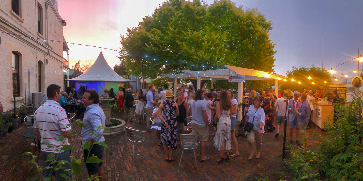 Royal Oak Hotel Penola Photo