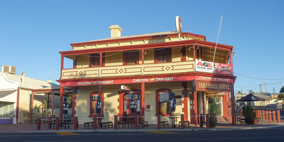 Terminus Hotel Morgan Photo