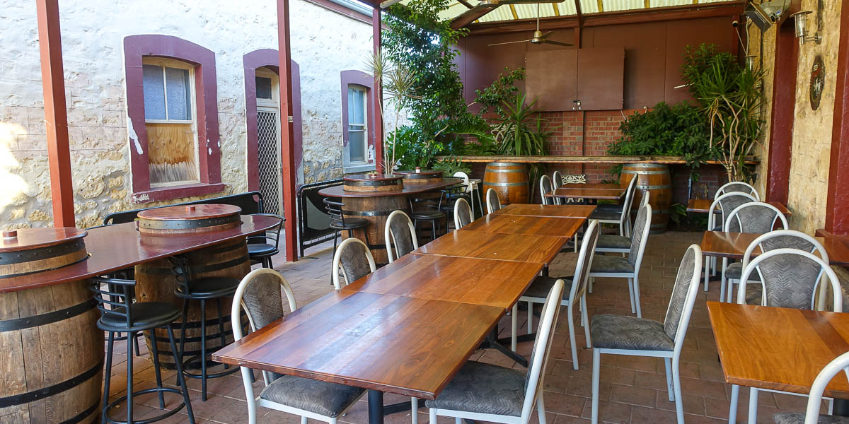 Terminus Hotel Morgan Photo