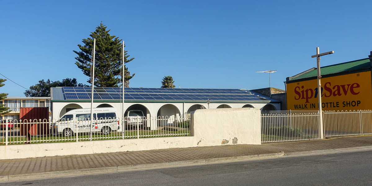 Troubridge Hotel Motel Photo